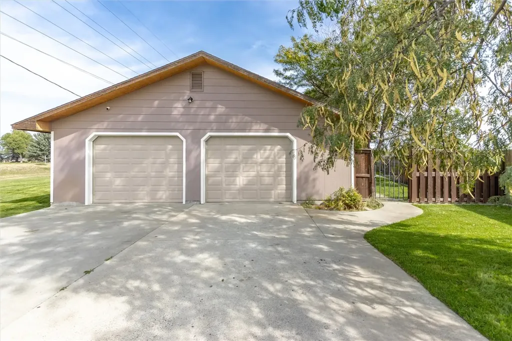 1679 Jute Street Huntley MT 59037