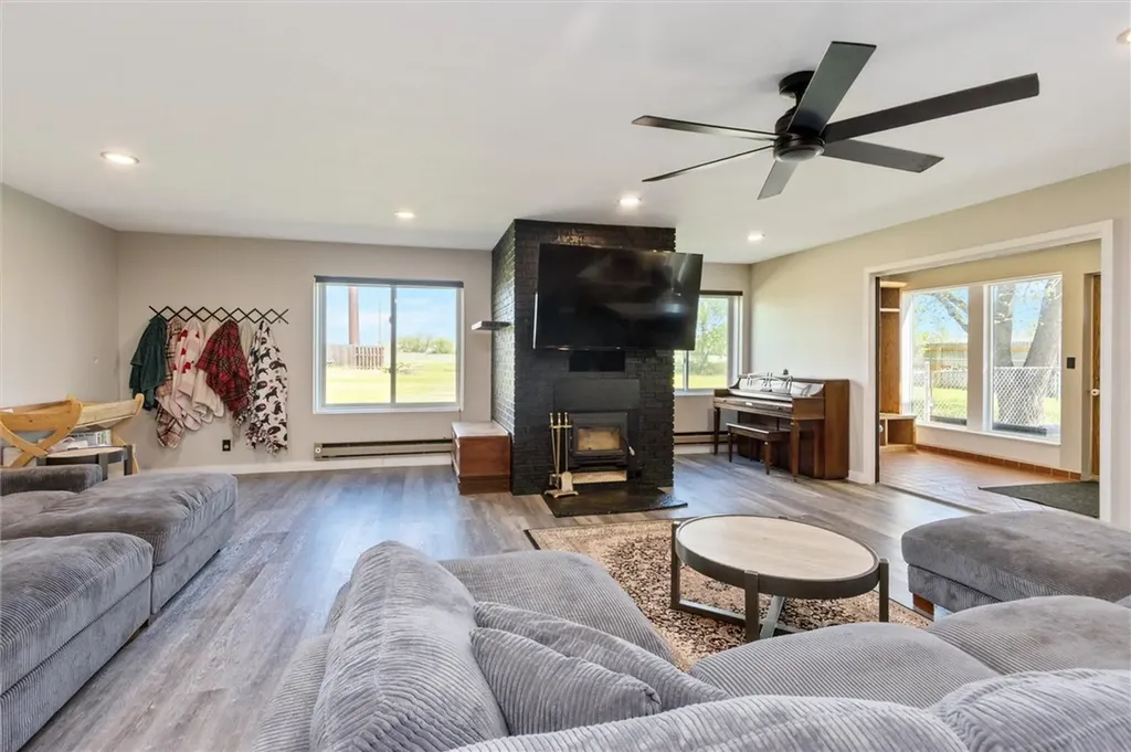 1679 Jute Street Huntley MT 59037