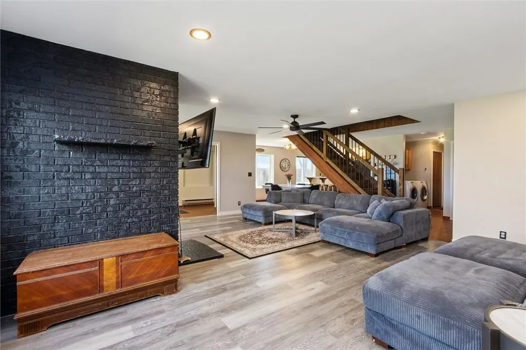 1679 Jute Street Huntley MT 59037