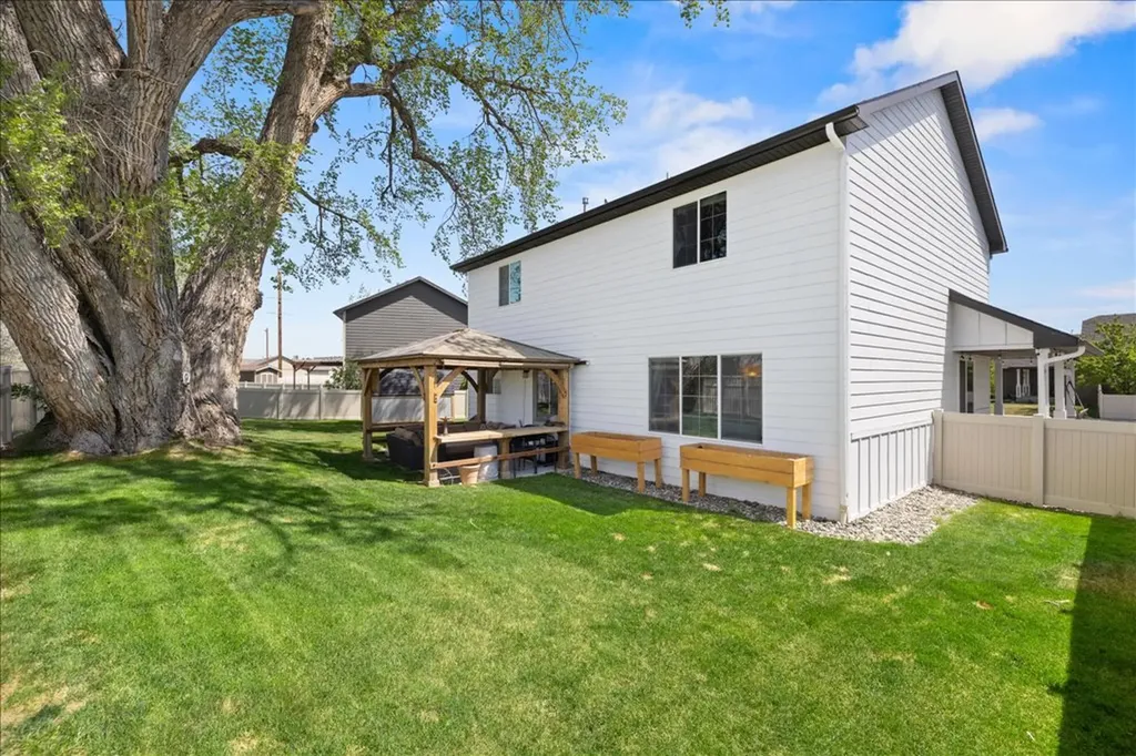 1316 Blackberry Way Billings MT 59106
