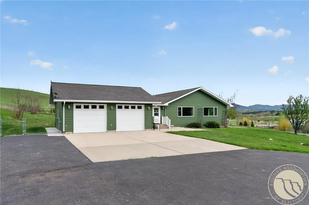 297 Paper Trail Lewistown MT 59457