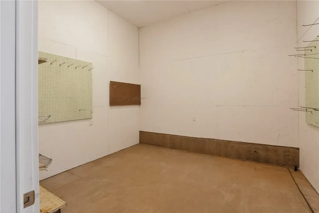 297 Paper Trail Lewistown MT 59457
