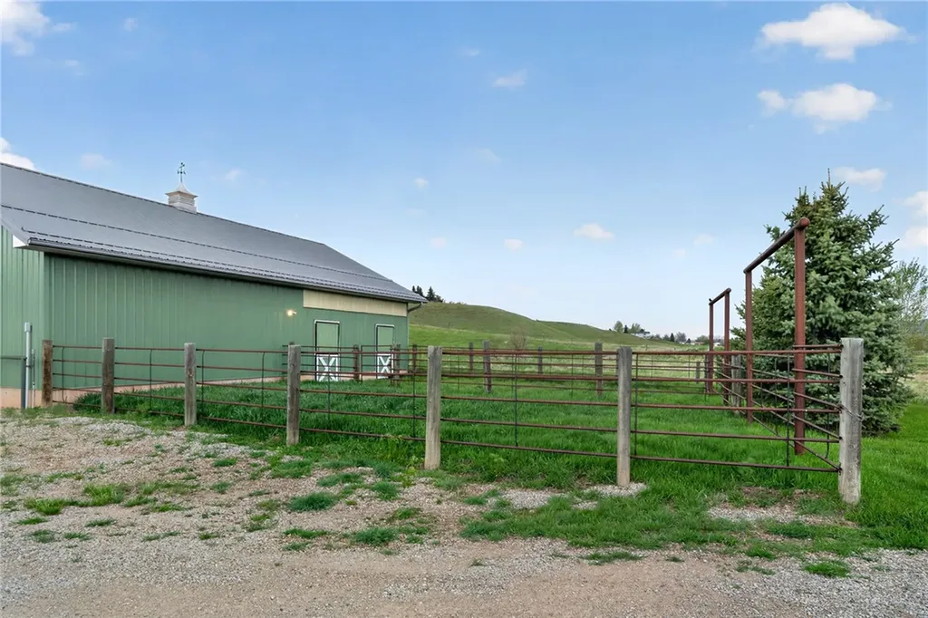 297 Paper Trail Lewistown MT 59457