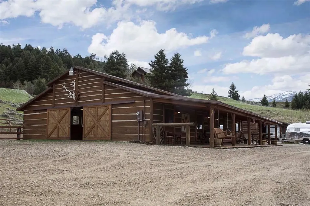 94 Sheep Mountain Road (w/ 614 Ac State Lease) Red Lodge MT 59068