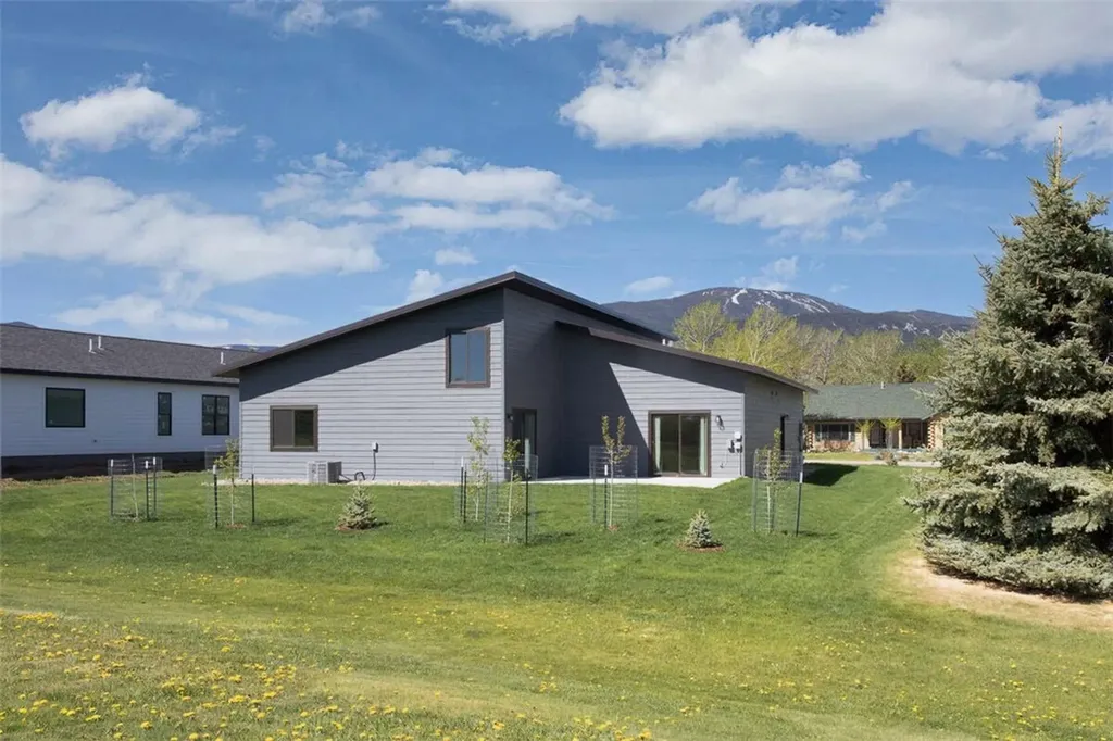 1172 Lazy M Circle Red Lodge MT 59068