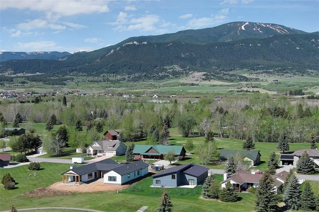 1172 Lazy M Circle Red Lodge MT 59068