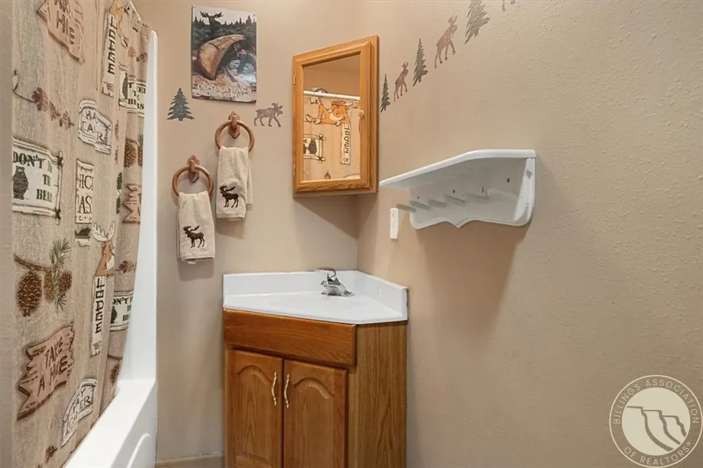 175 Benbow Road Fishtail MT 59028