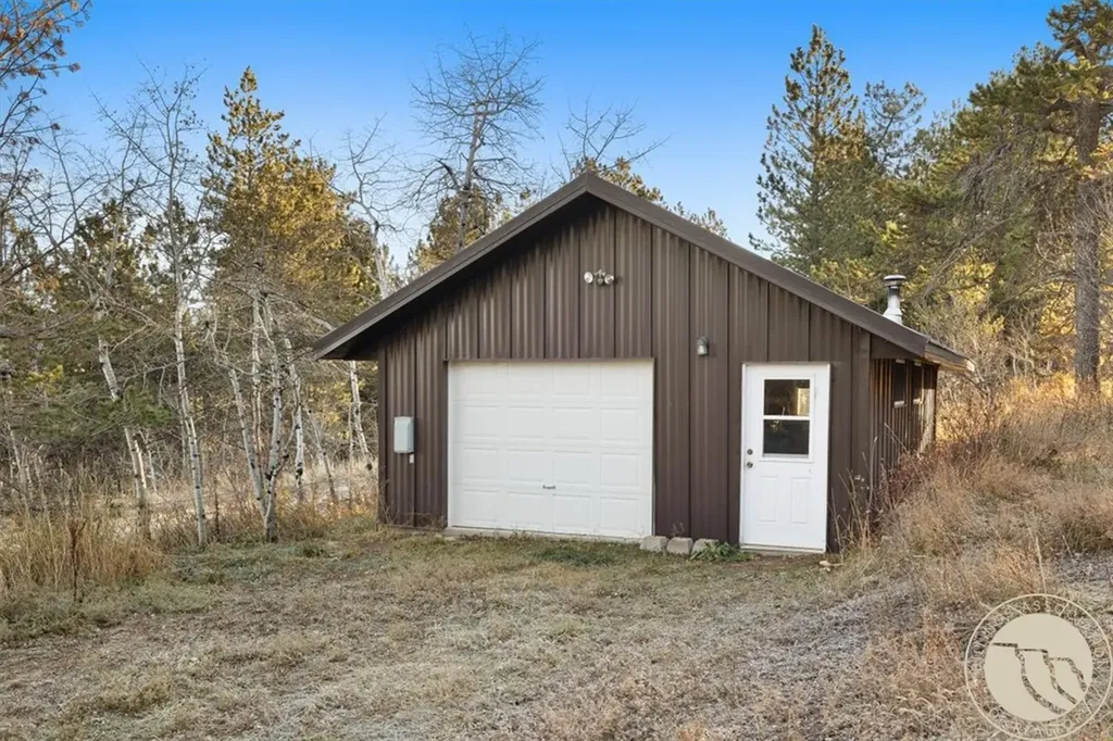 175 Benbow Road Fishtail MT 59028