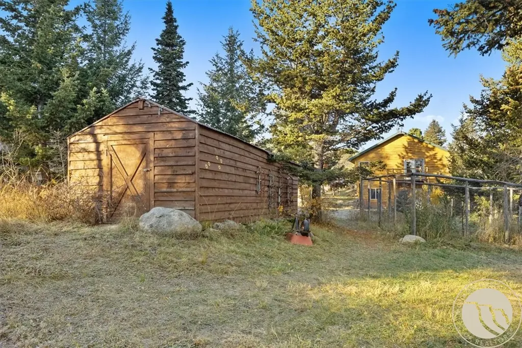 175 Benbow Road Fishtail MT 59028