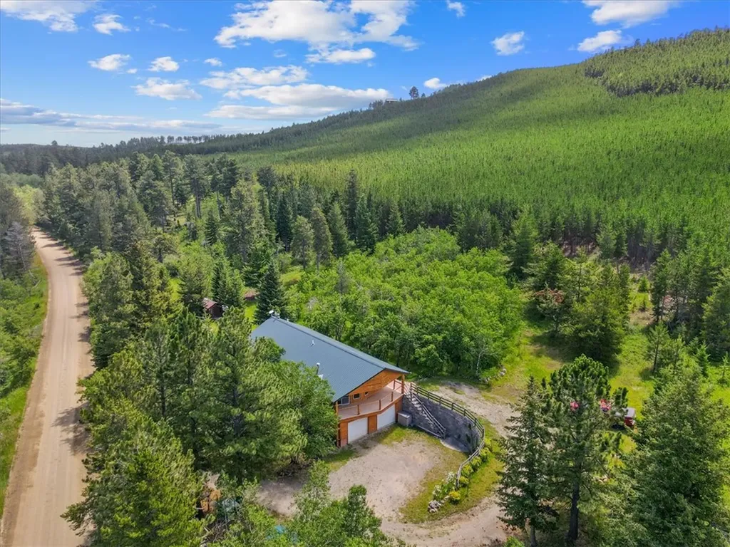 175 Benbow Road Fishtail MT 59028