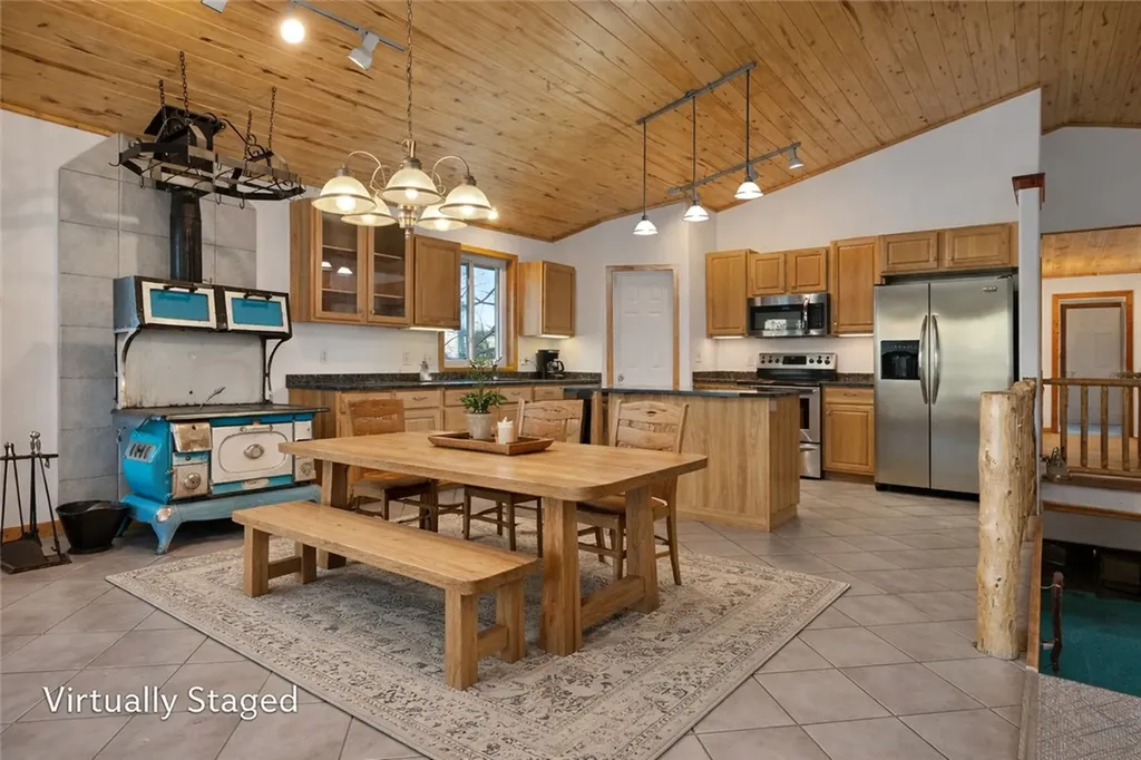 175 Benbow Road Fishtail MT 59028