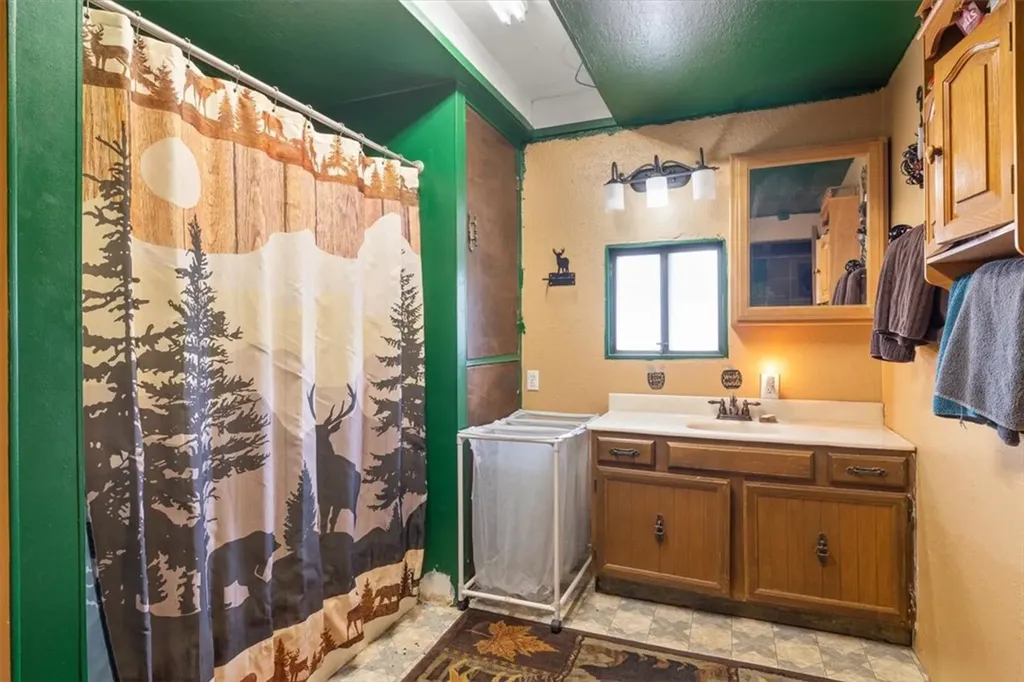 78 Rocky Top Road Roundup MT 59072