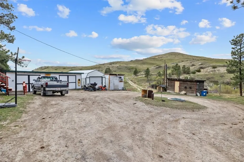 78 Rocky Top Road Roundup MT 59072