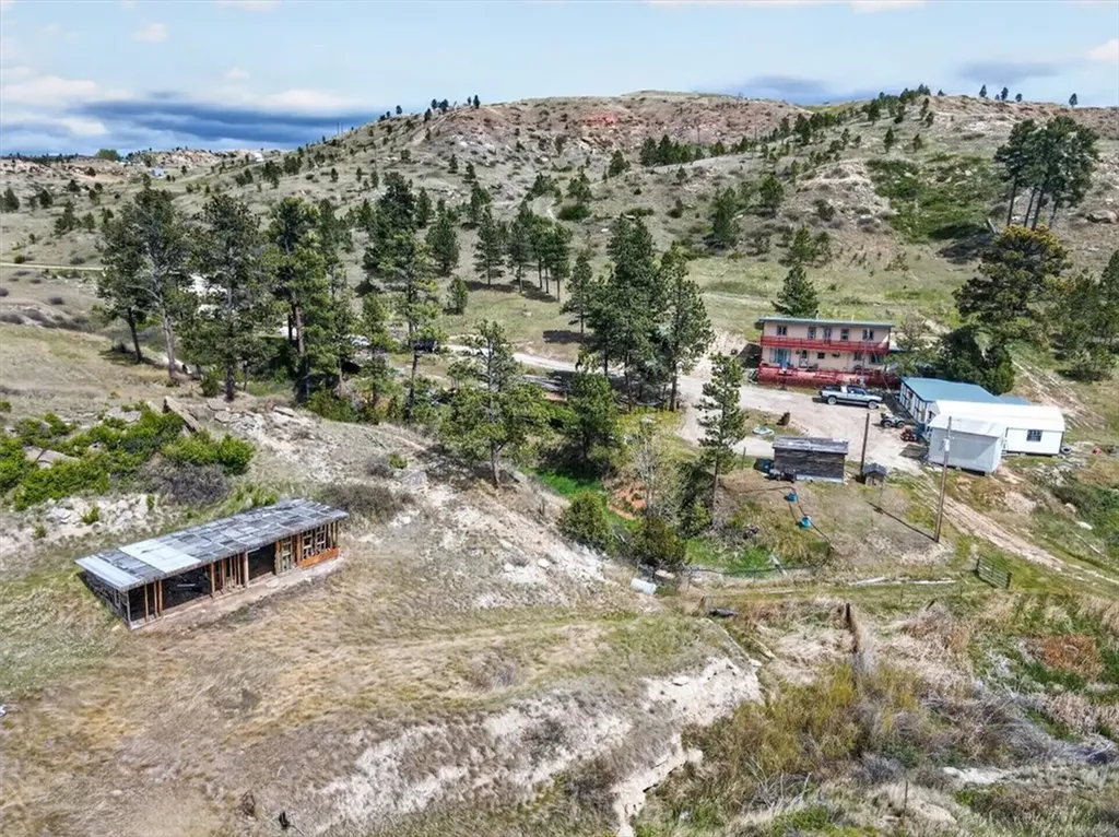 78 Rocky Top Road Roundup MT 59072