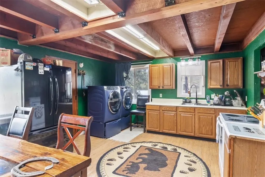 78 Rocky Top Road Roundup MT 59072