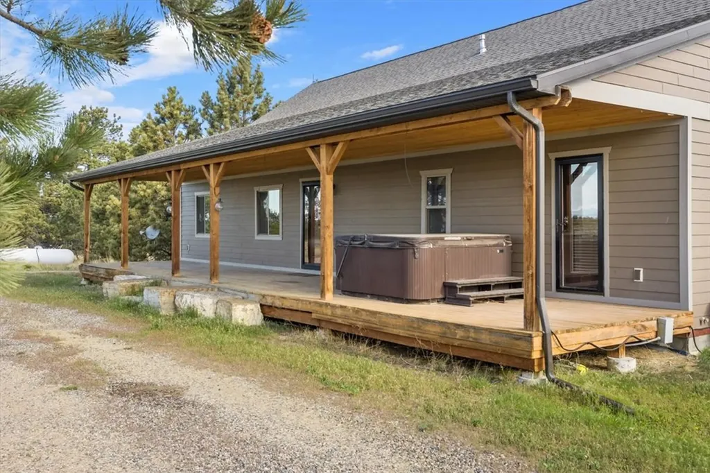 5930 Chief Buffalo Horn Trail Laurel MT 59044