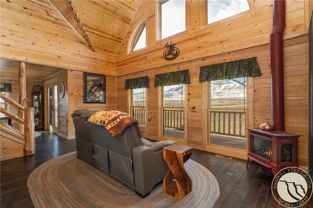 21 Delargo Lane Belfry MT 59008