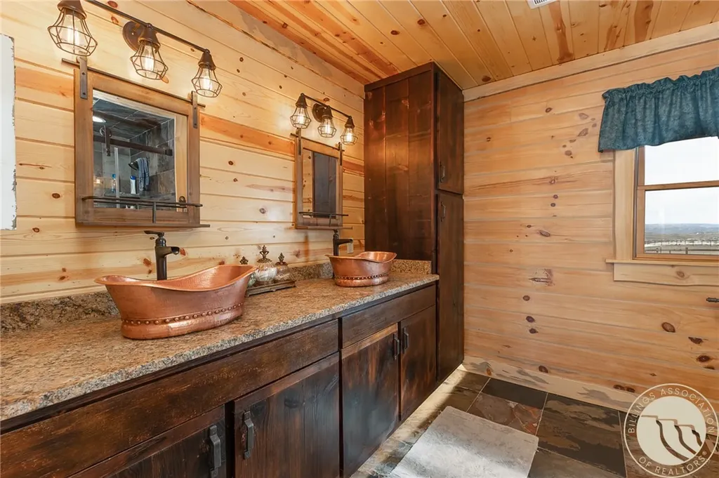 21 Delargo Lane Belfry MT 59008