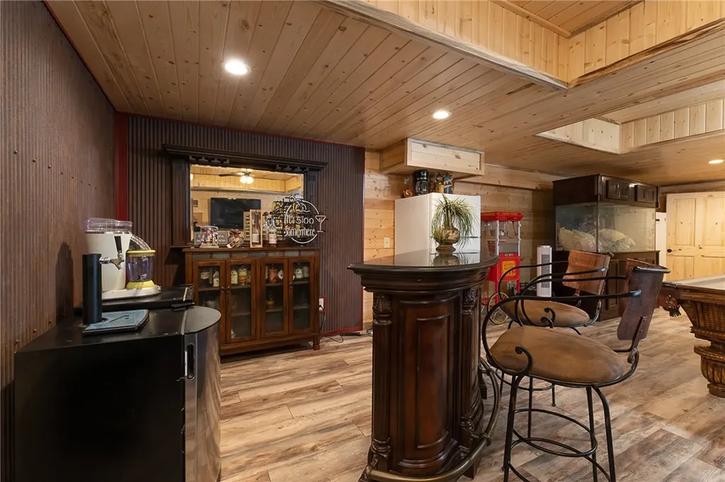 21 Delargo Lane Belfry MT 59008