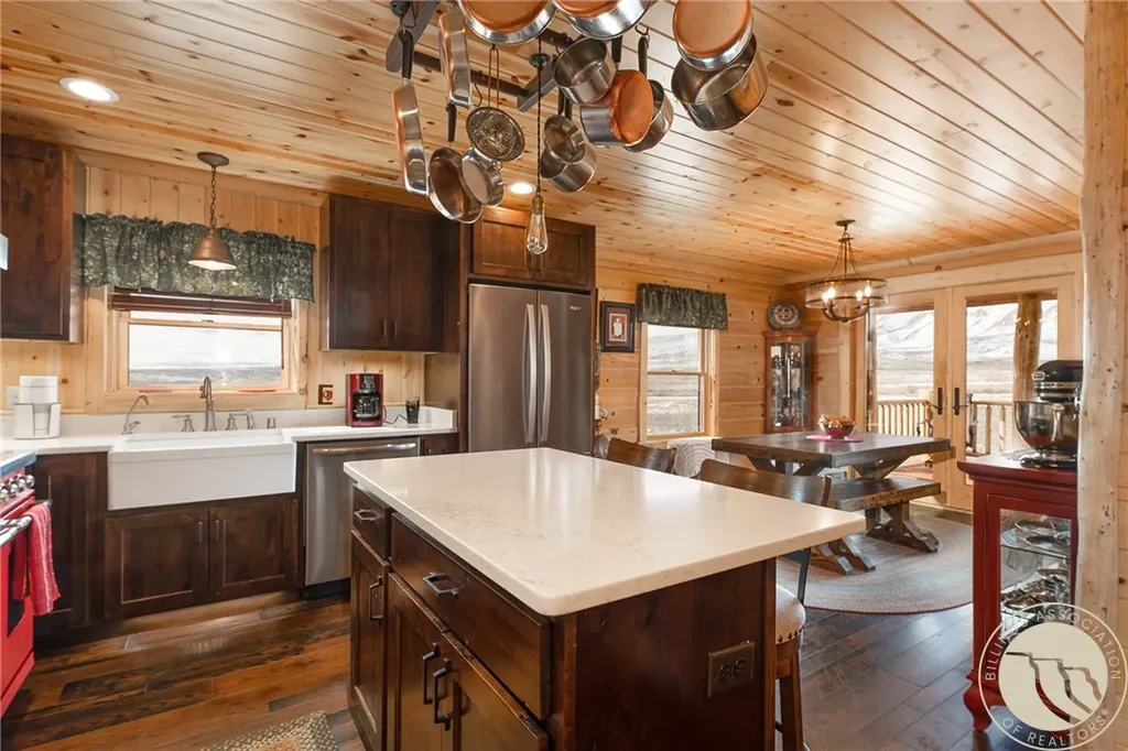 21 Delargo Lane Belfry MT 59008
