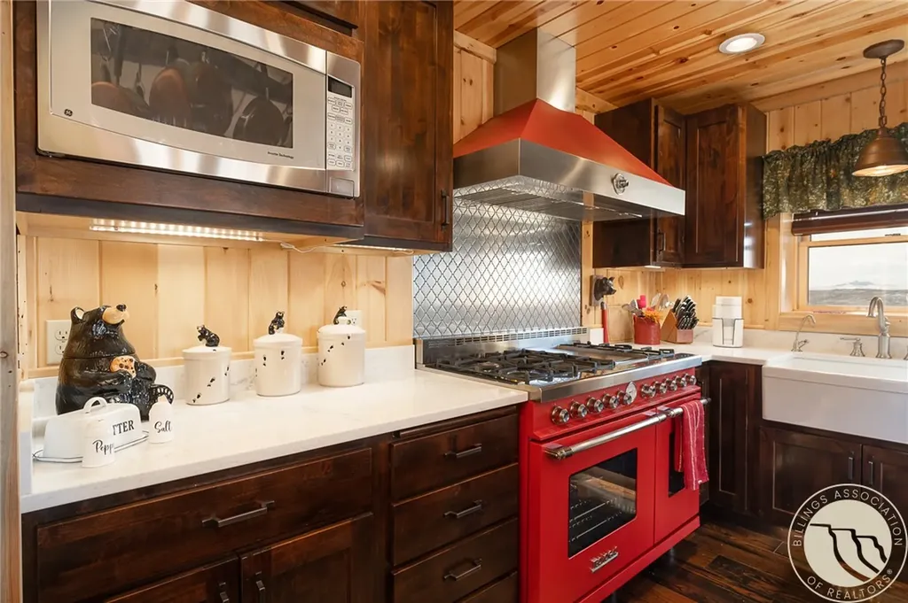 21 Delargo Lane Belfry MT 59008