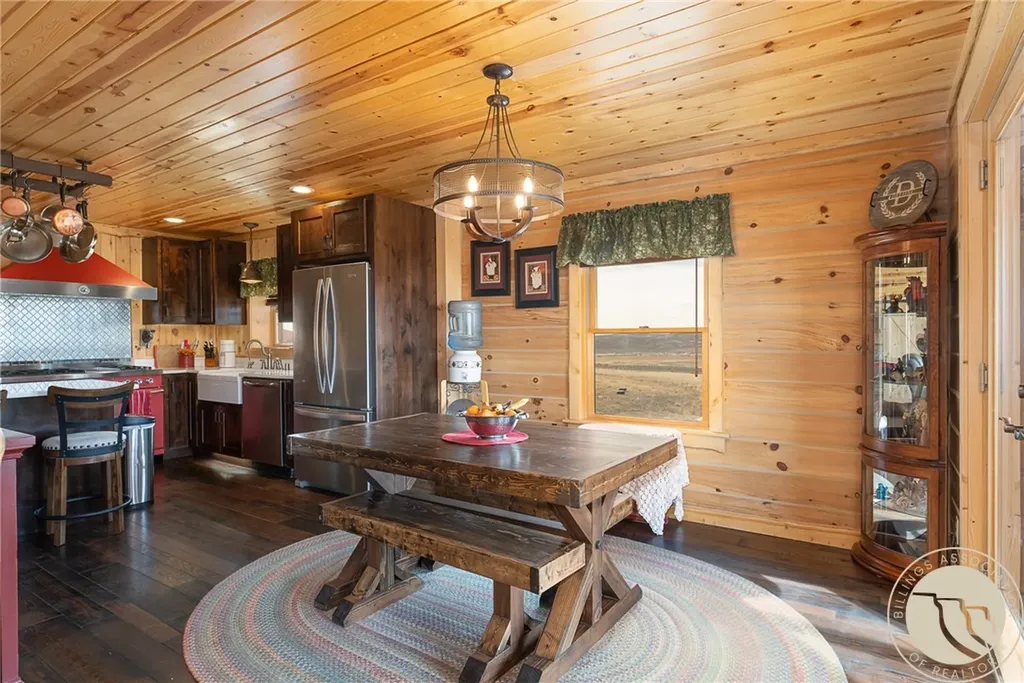 21 Delargo Lane Belfry MT 59008