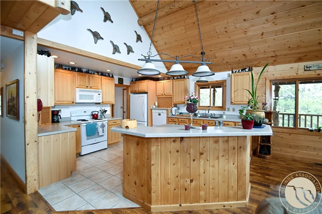 5750 Pleasant Hollow Trail Shepherd MT 59079