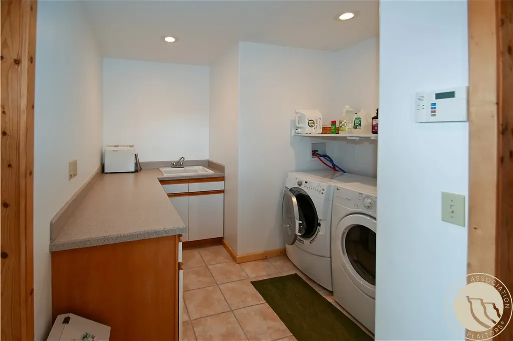 5750 Pleasant Hollow Trail Shepherd MT 59079