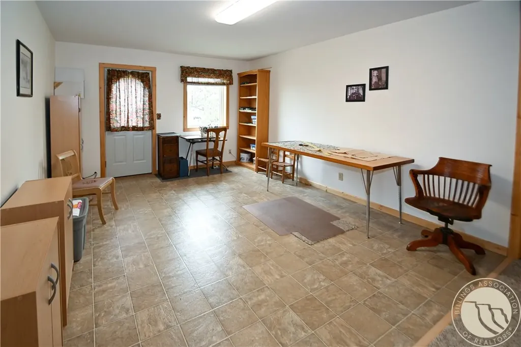 5750 Pleasant Hollow Trail Shepherd MT 59079