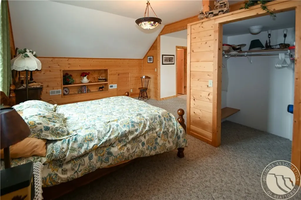 5750 Pleasant Hollow Trail Shepherd MT 59079