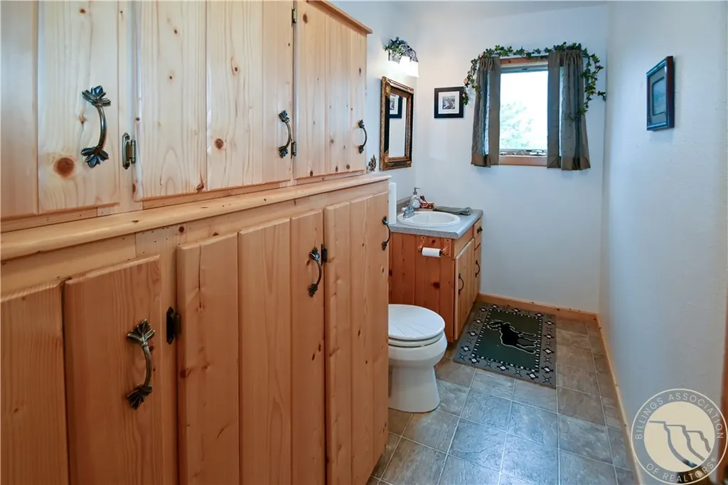 5750 Pleasant Hollow Trail Shepherd MT 59079
