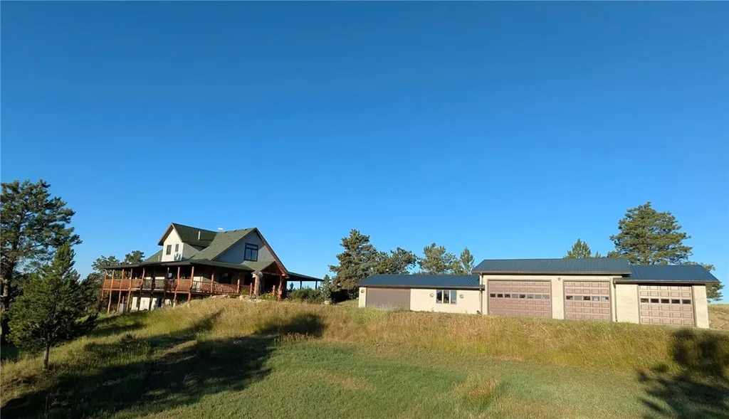 5750 Pleasant Hollow Trail Shepherd MT 59079