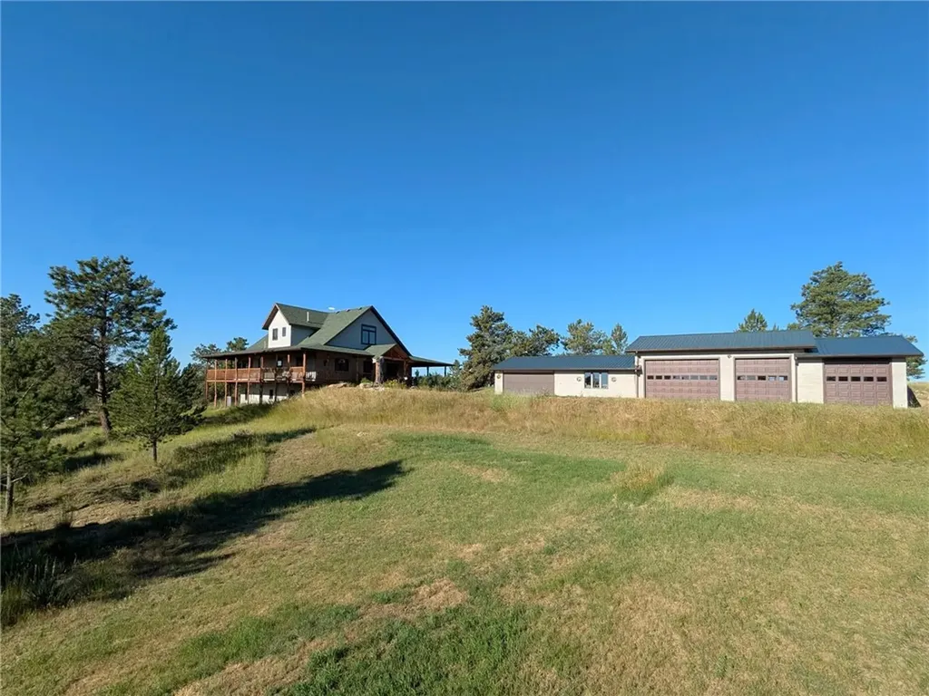 5750 Pleasant Hollow Trail Shepherd MT 59079