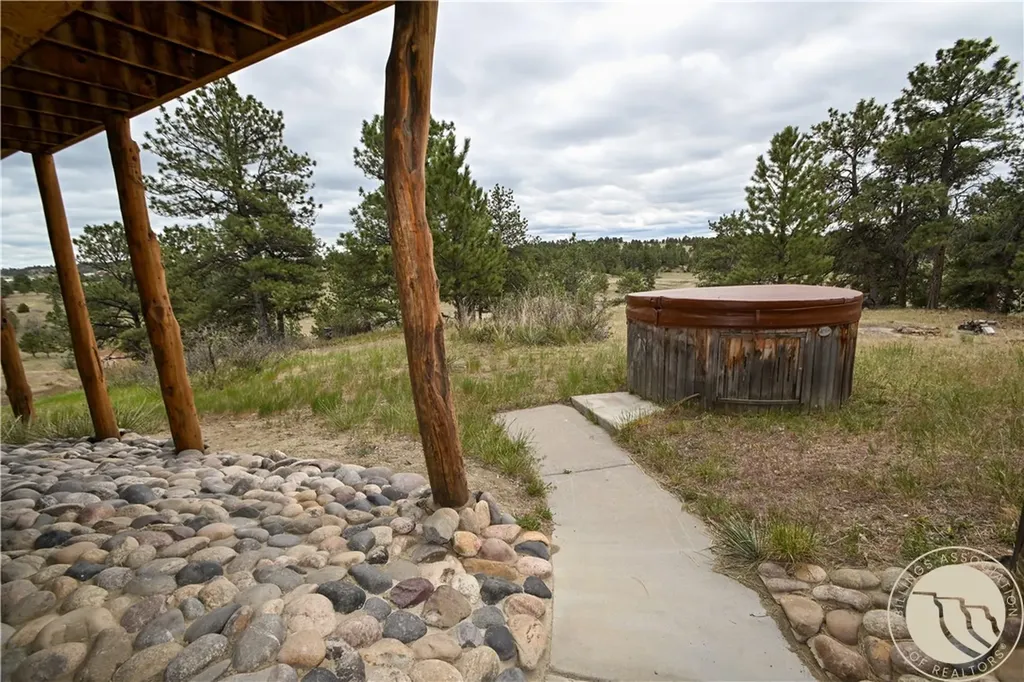 5750 Pleasant Hollow Trail Shepherd MT 59079