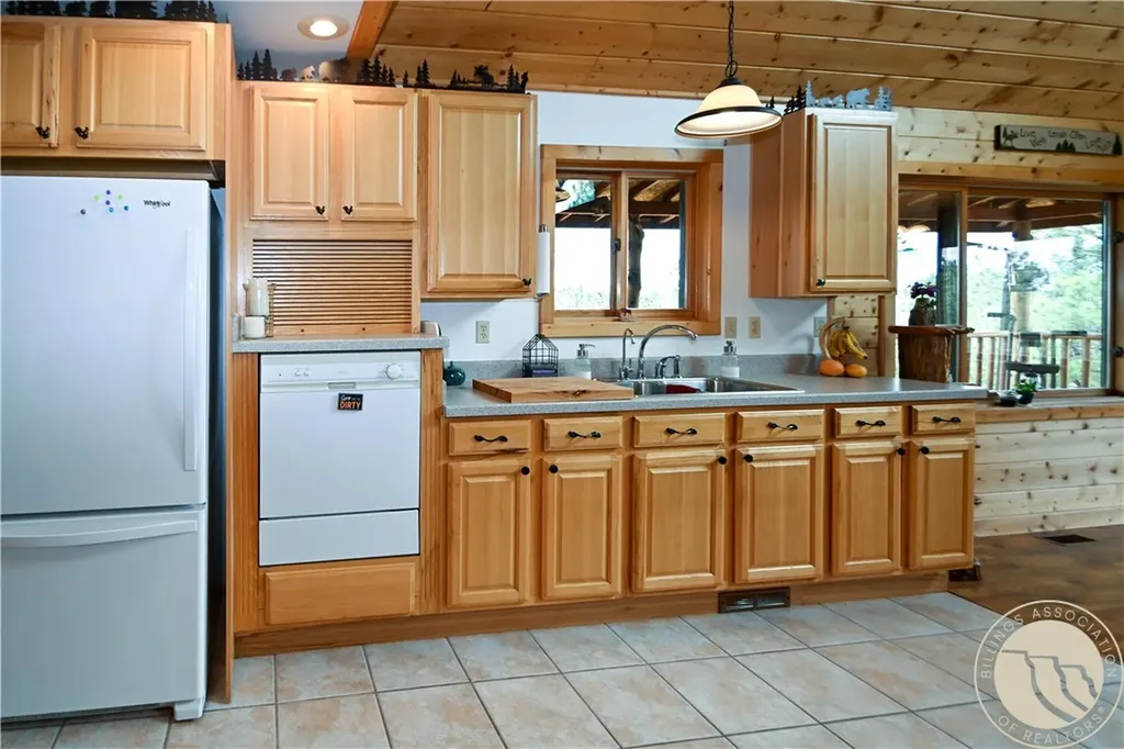 5750 Pleasant Hollow Trail Shepherd MT 59079
