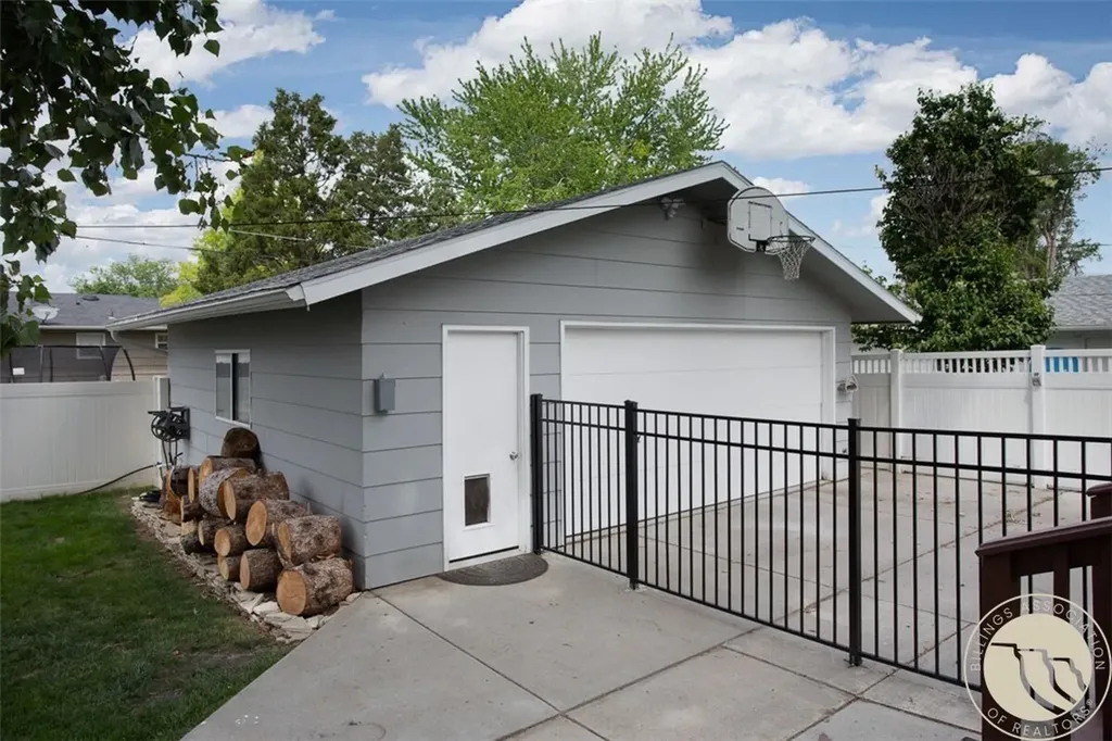 2527 Howard Avenue Billings MT 59102