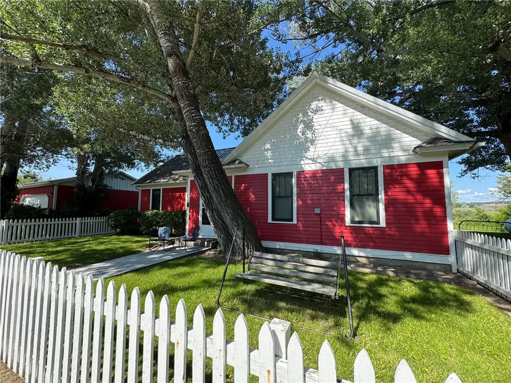 2822 S 35th Road Pompeys Pillar MT 59064