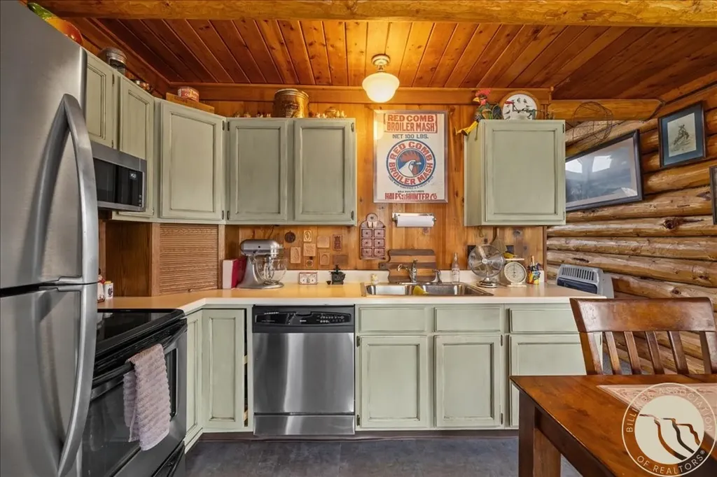 686 Highway 72 Belfry MT 59008