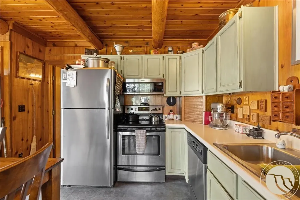 686 Highway 72 Belfry MT 59008
