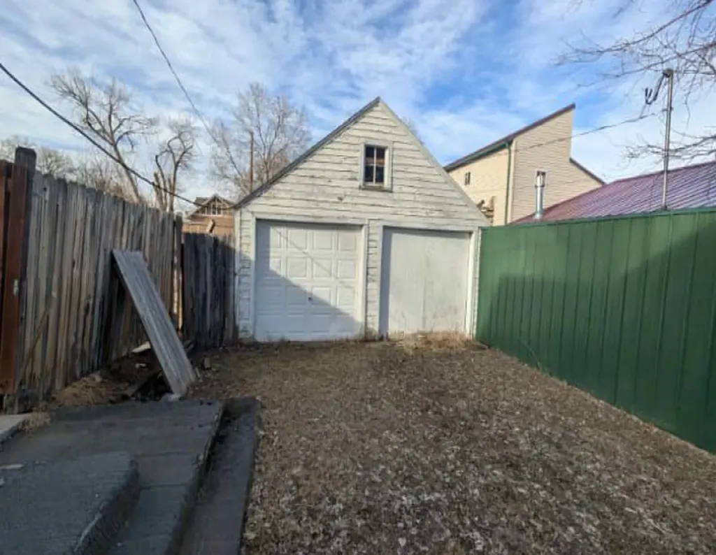 405 W 4th Street Fairview MT 59221