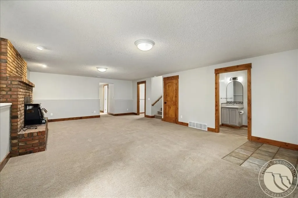 4690 Harvest Lane Billings MT 59106