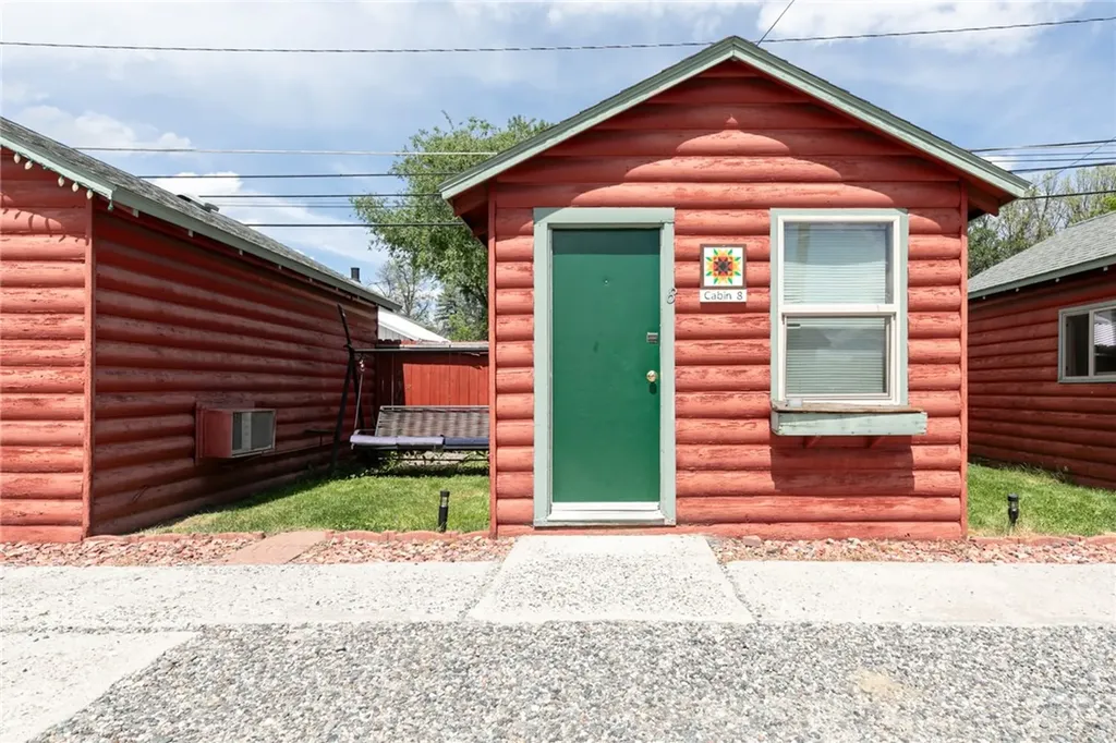 44 W Pike Avenue Columbus MT 59019