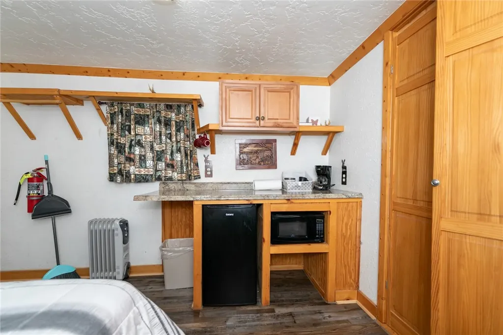 44 W Pike Avenue Columbus MT 59019