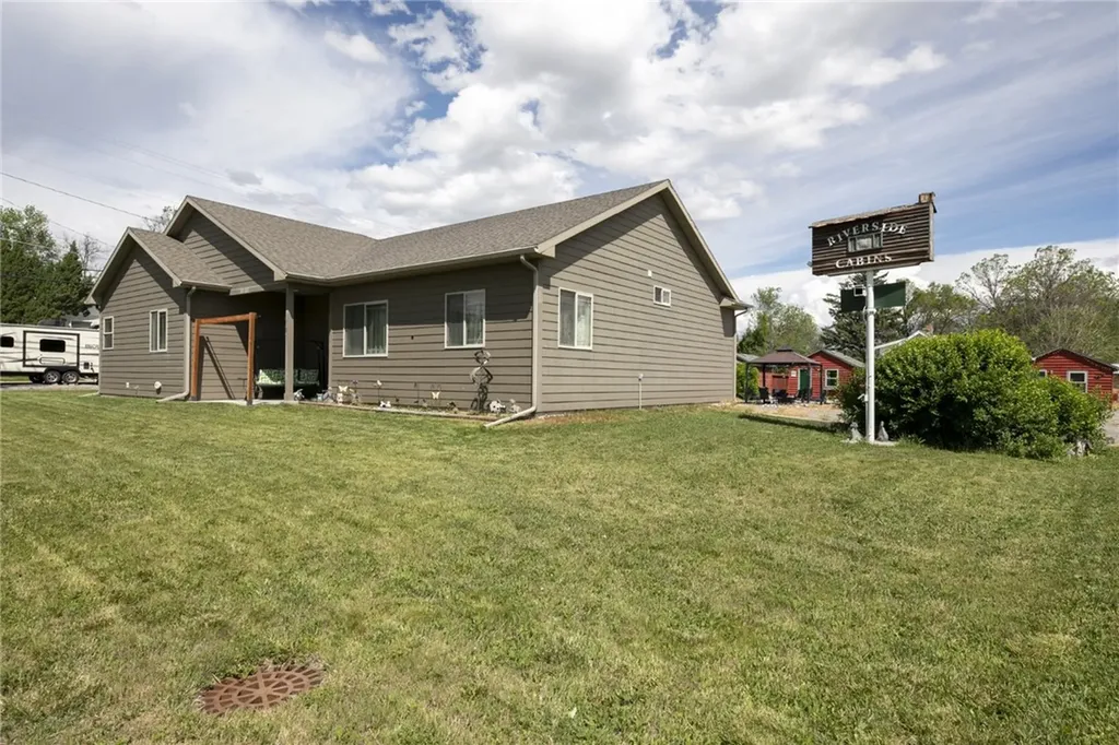 44 W Pike Avenue Columbus MT 59019