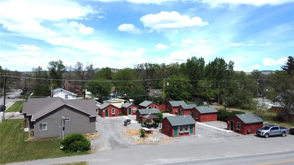 44 W Pike Avenue Columbus MT 59019