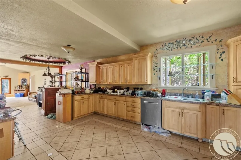 337 N 5th Street Columbus MT 59019