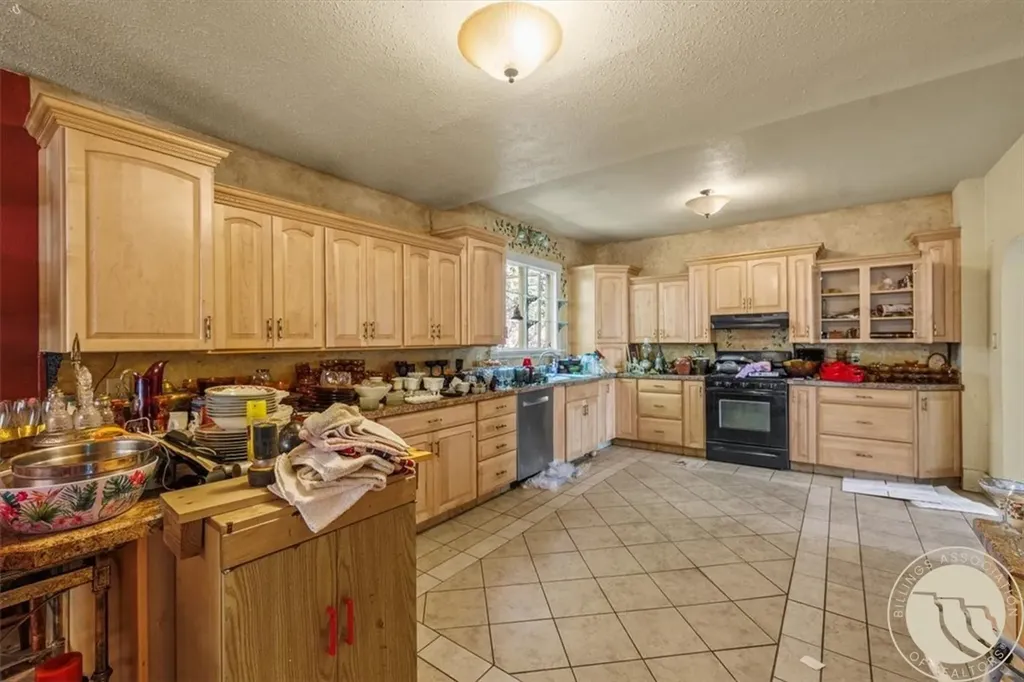 337 N 5th Street Columbus MT 59019