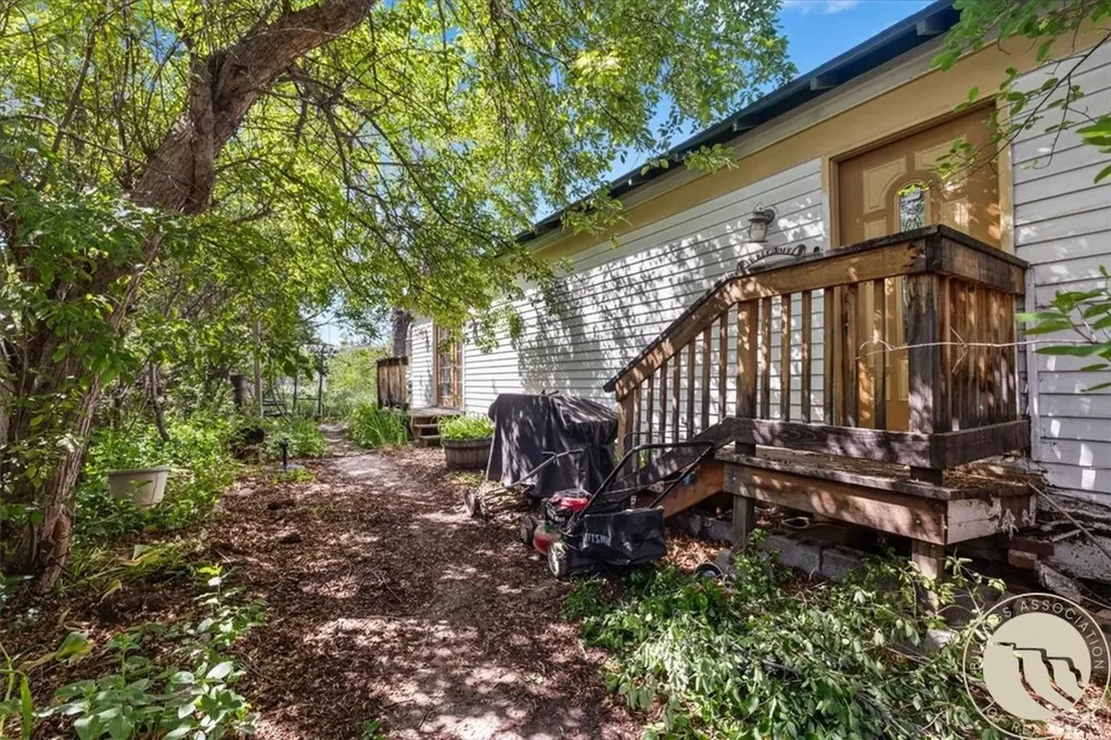 337 N 5th Street Columbus MT 59019
