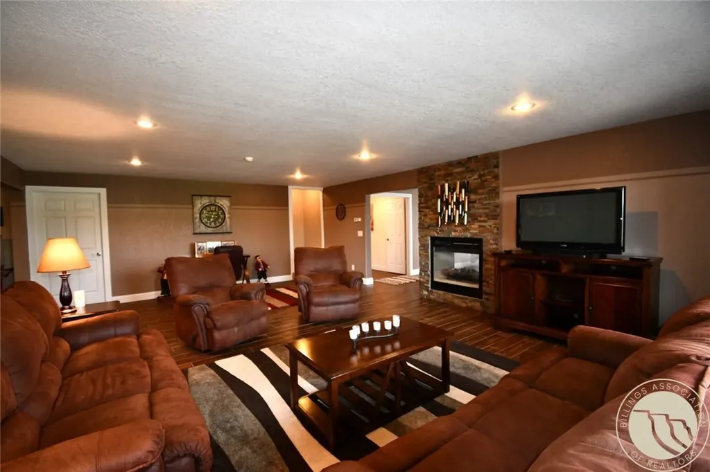 406 Country Club Road Glendive MT 59330