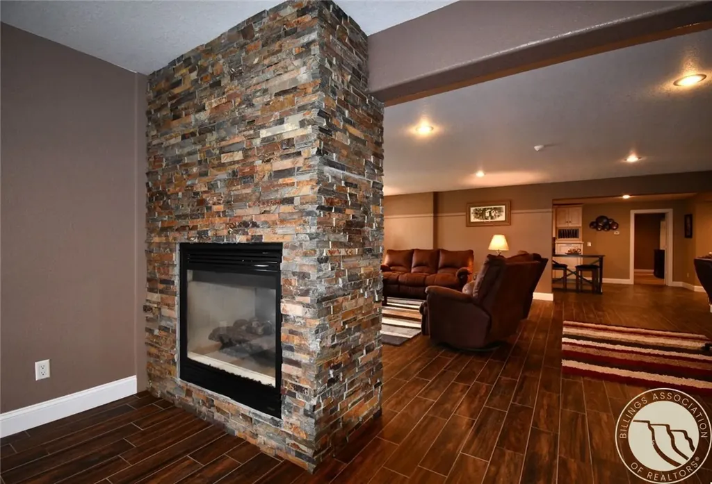 406 Country Club Road Glendive MT 59330